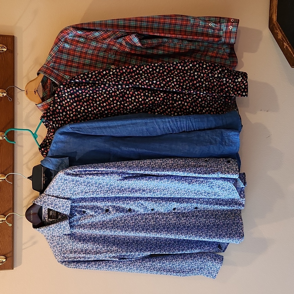 (4) shirts size XL